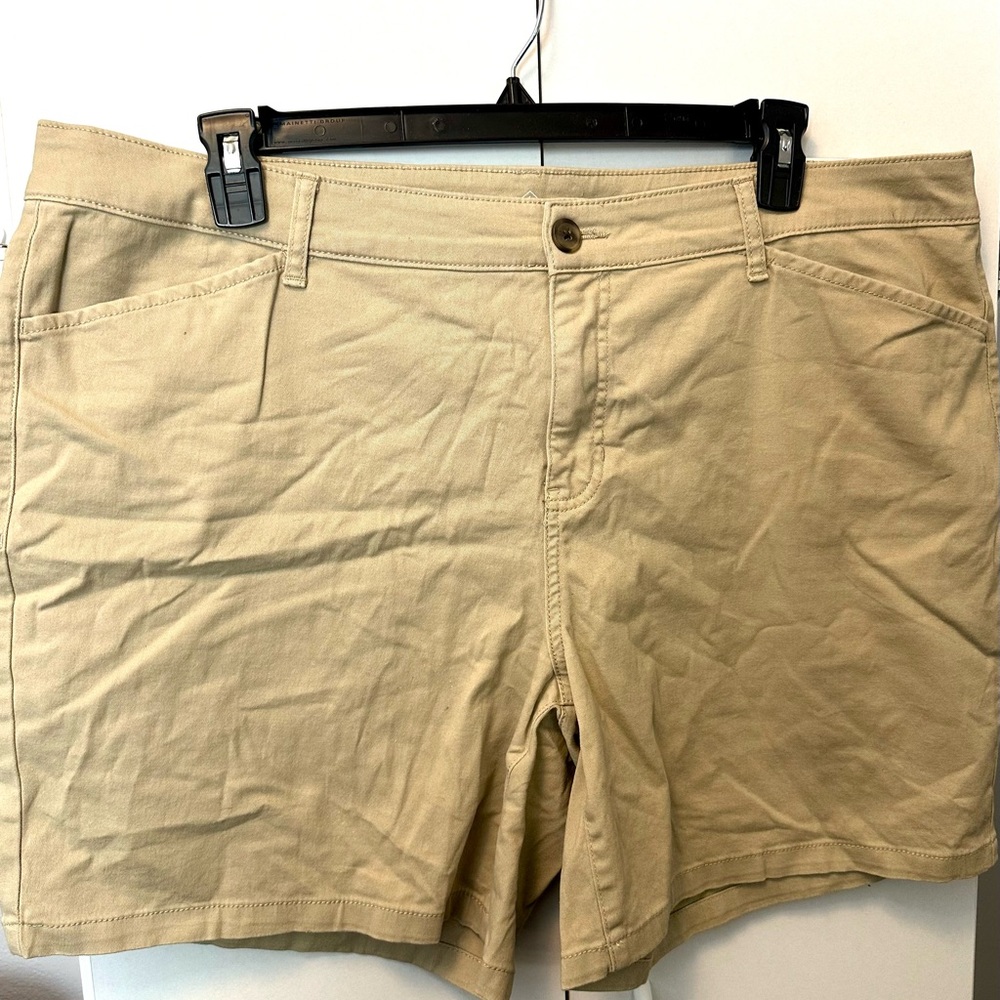 St. John's Bay Tan Women's Shorts